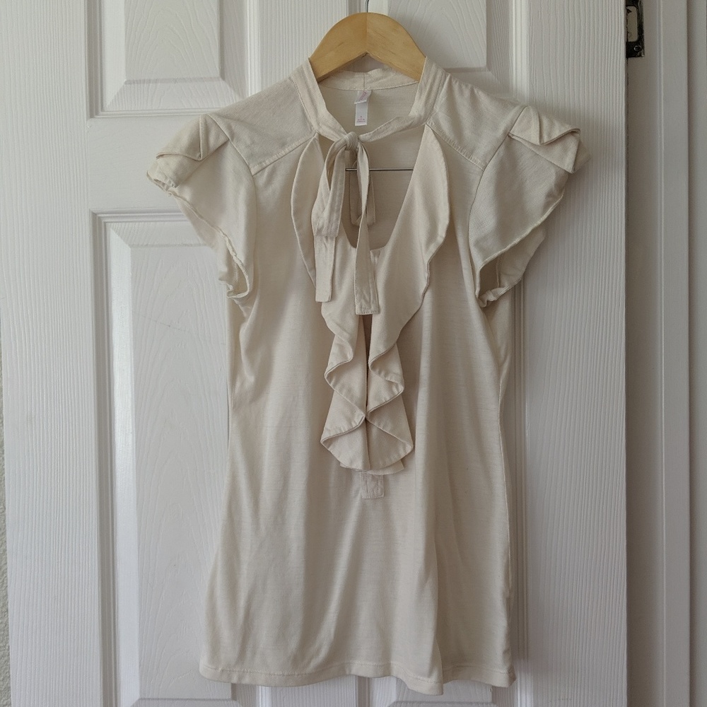 🌸5for12🌸 Cream Ruffle Choker Top